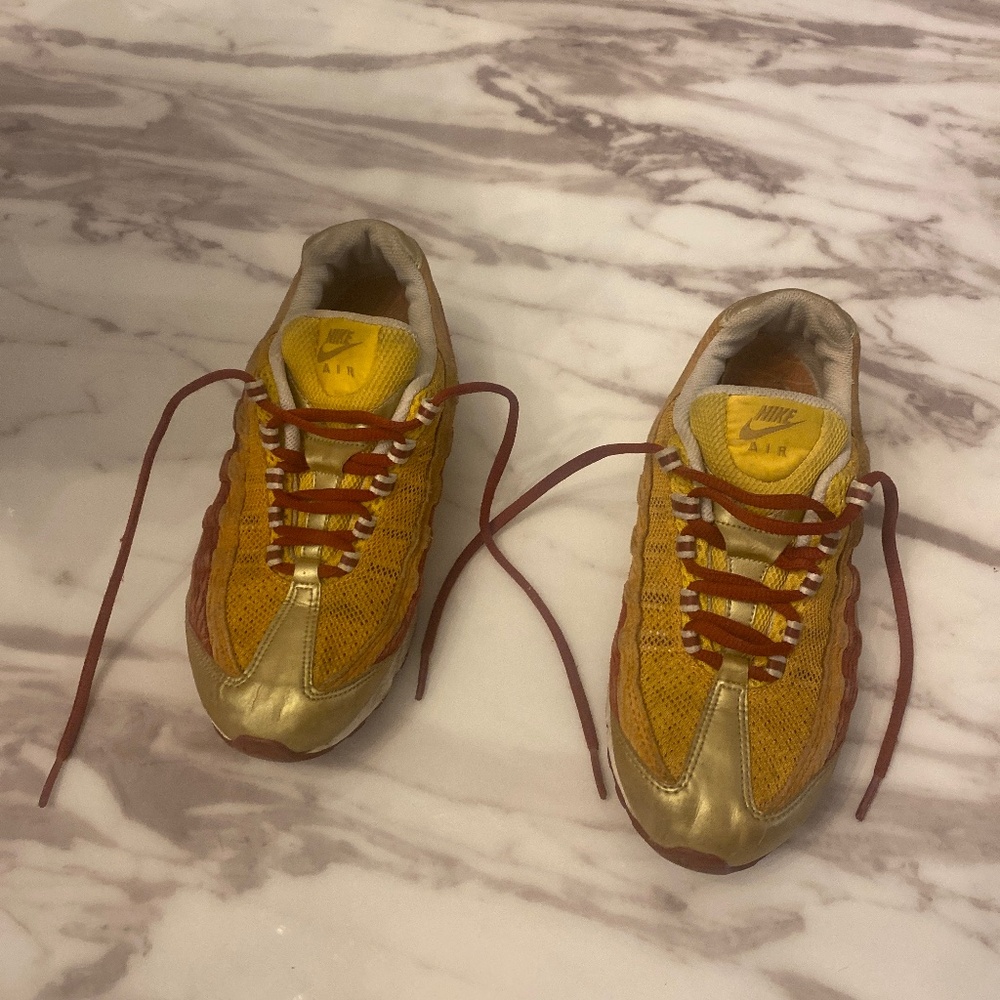 Air Max Tennis Shoes